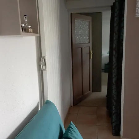 F1 Independant Rez De Jardin Proche De Vichy Petits Dej Compris Séjour chez l'habitant
