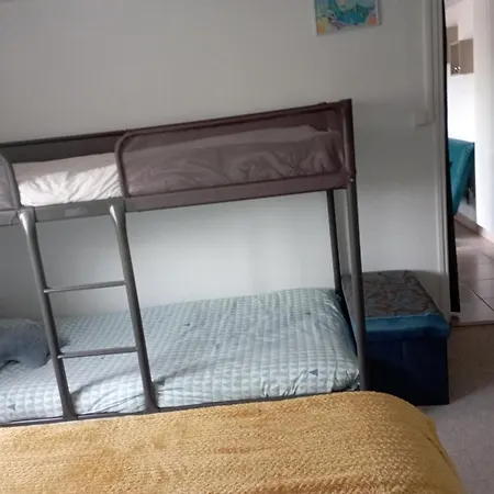 F1 Independant Rez De Jardin Proche De Vichy Petits Dej Compris Homestay Bellerive-sur-Allier
