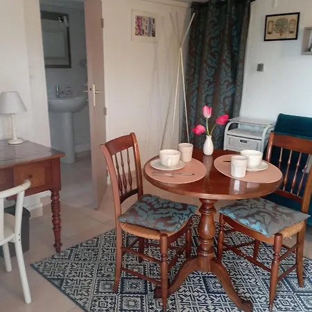 F1 Independant Rez De Jardin Proche De Vichy Petits Dej Compris Séjour chez l'habitant